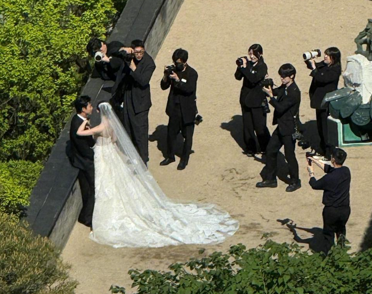 玉澤演婚禮不公開，沒想到中國網友入住首爾新羅酒店，意外看到婚禮現場。（圖／翻攝微博）